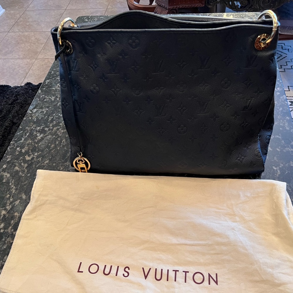 Louis Vuitton Artsy